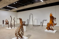 Un coin de l’exposition. Photo Mansour Dib