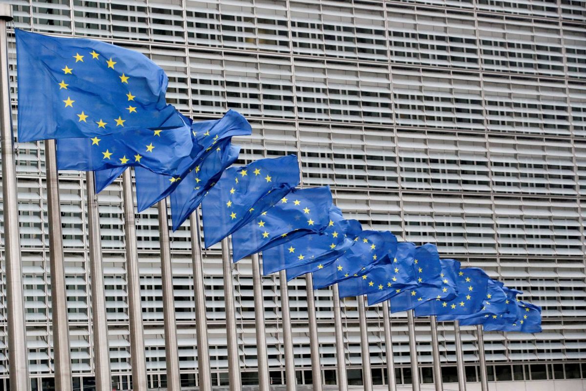 Les 27 cherchent à mieux armer l'Ukraine, qui appelle à nouveau à l'aide