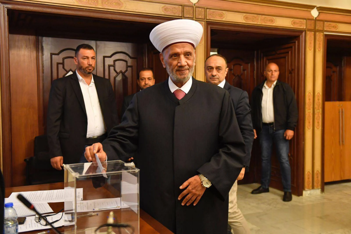 Lebanon's highest Sunni authority says Palestine concerns all Arabs and Muslims Lebanon's highest Sunni authority says Palestine concerns all Arabs and Muslims
