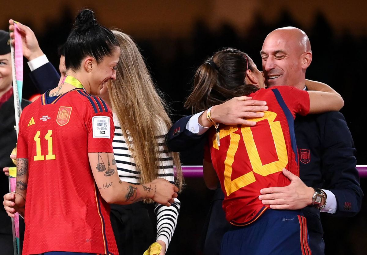 Affaire du baiser forcé: deux ans et demi de prison requis contre l'ex-patron du foot espagnol