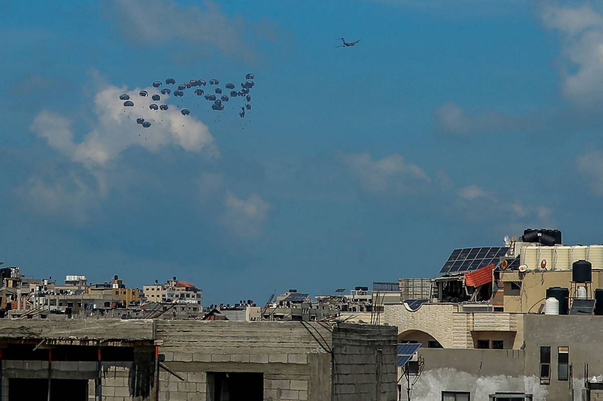 Gaza health ministry says seven drown trying to reach airdropped aid