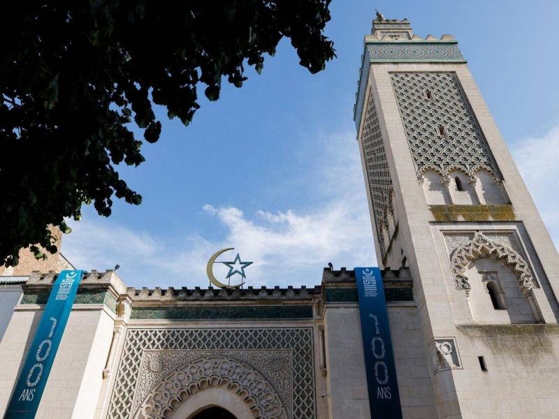 Menaces contre des écoles: la Grande Mosquée de Paris exhorte les musulmans à soutenir les enseignants