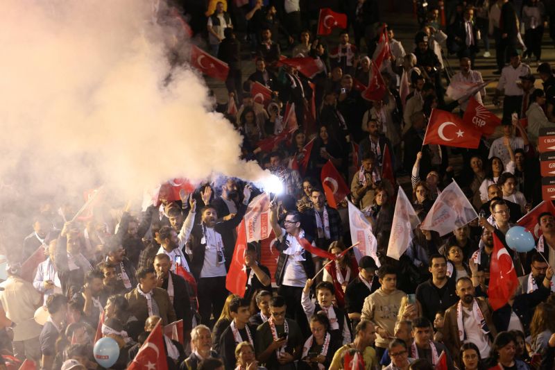 Le Yeniden Refah, les islamistes qui dérangent Erdogan