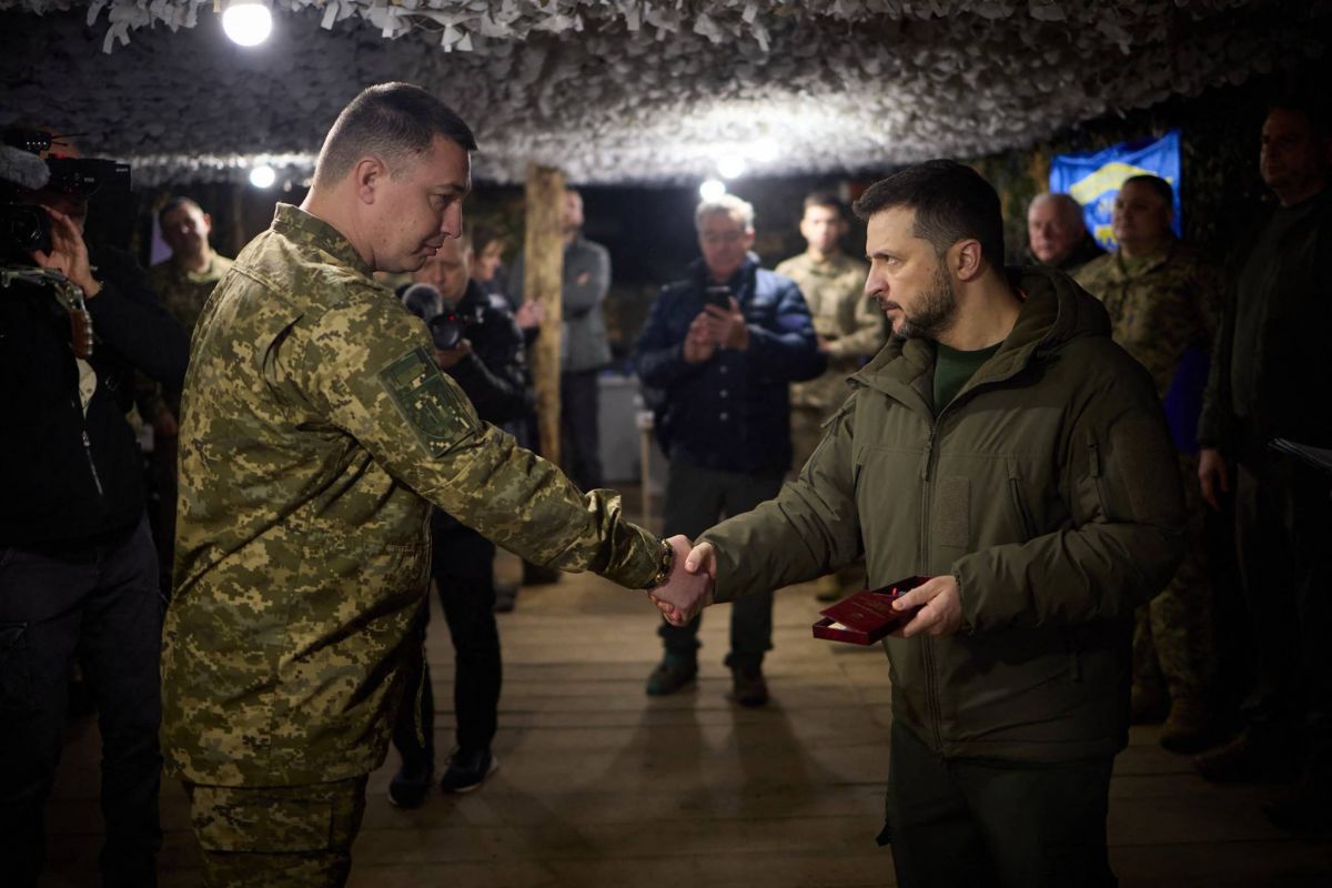 Zelensky exhorte les Occidentaux à accélérer les livraisons de F-16 et de Patriot Zelensky exhorte les Occidentaux à accélérer les livraisons de F-16 et de Patriot