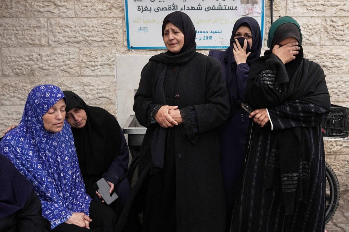 Gazan health ministry says death toll risen to at least 33,482