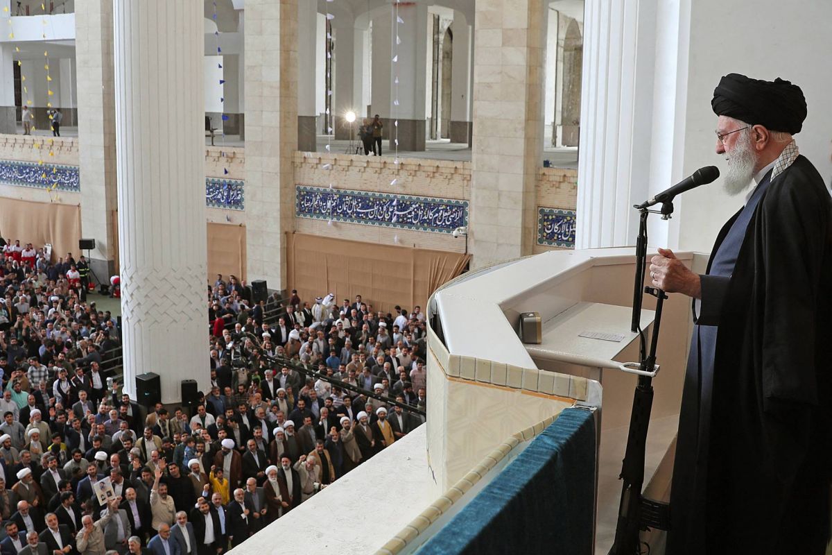 Iran's Khamenei renews threat of reprisals against Israel Iran's Khamenei renews threat of reprisals against Israel