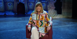 Chantal Goya quelques heures avant son spectacle sur la scène du théâtre du Casino du Liban, le 30 mars 2024. Photo Raphaël Abdelnour