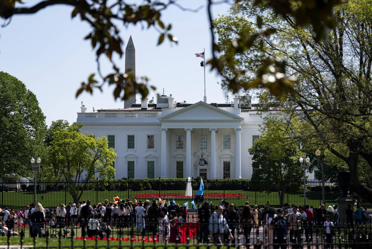 Biden in 'very tough spot' trying to stop Middle East escalation