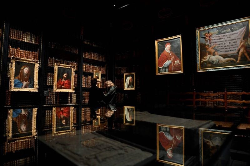 À Carpentras, en Provence, une bibliothèque-musée unique ouvre grand les portes du savoir