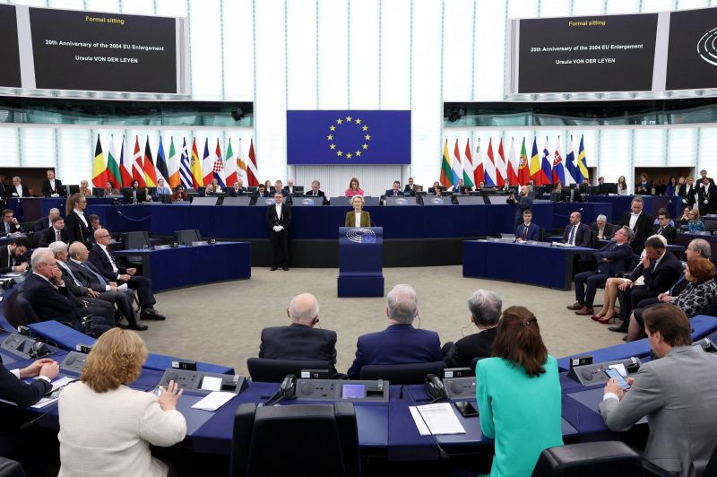 Soupçons d'ingérences étrangères: le Parlement européen appelle à la fermeté