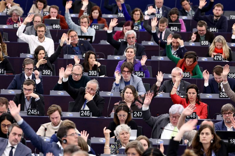 Les eurodéputés adoptent une loi contre les violences faites aux femmes, une première