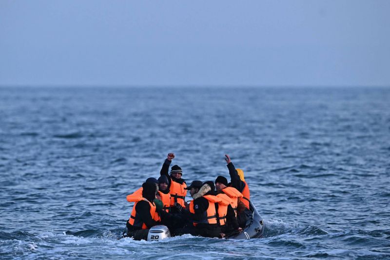 Au moins 24 migrants morts, selon un nouveau bilan