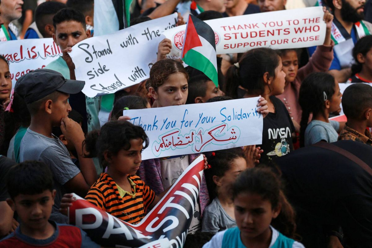 Beneath bombs, Gazans watch global student protests with glimmer of hope