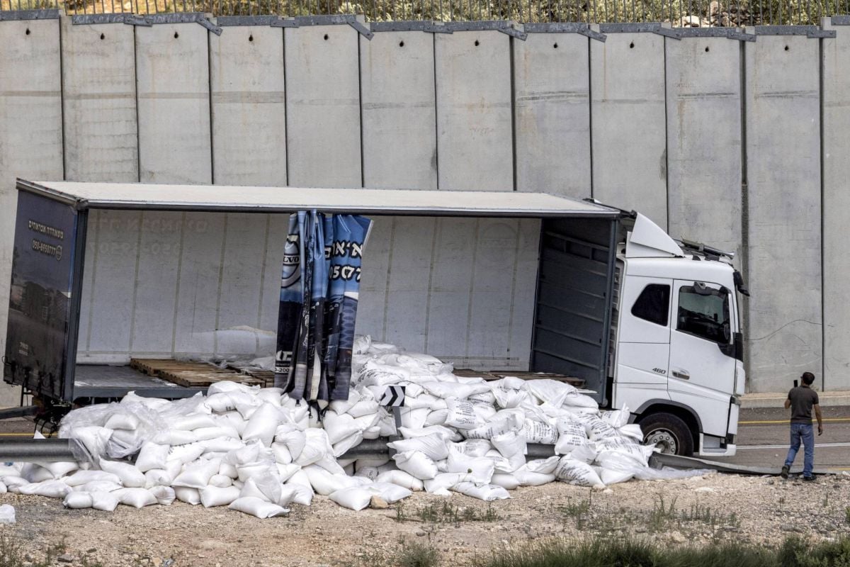 Israeli police say investigating ransacking of Gaza-bound aid trucks Israeli police say investigating ransacking of Gaza-bound aid trucks
