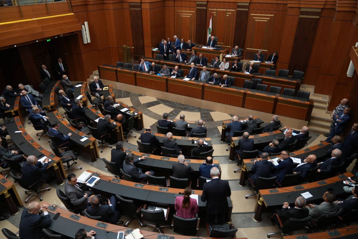 Séance parlementaire : beaucoup de bruit pour (presque) rien Séance parlementaire : beaucoup de bruit pour (presque) rien