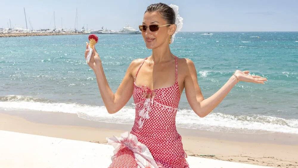 Jour 10 : Bella Hadid, glamour et keffieh