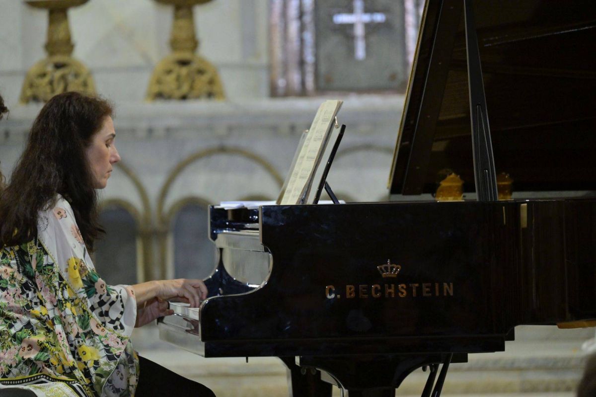 Alessandra Ammara a entraîné Debussy dans une nuit sans étoiles Alessandra Ammara a entraîné Debussy dans une nuit sans étoiles