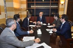 Meeting between caretaker Prime Minister Najib Mikati, Minister of Energy Walid Fayyad and the Lebanese Petroleum Administration on May 22. (Credit: NNA)
