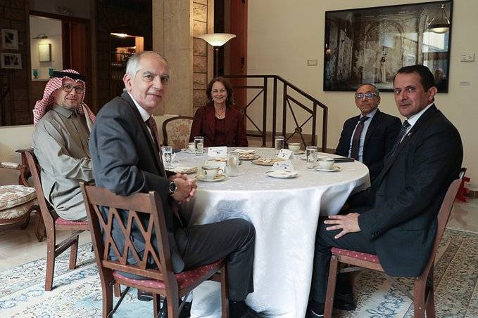 Certains blocs politiques libanais sont prêts à élire un président « avant la fin mai », affirme le quintette Certains blocs politiques libanais sont prêts à élire un président « avant la fin mai », affirme le quintette