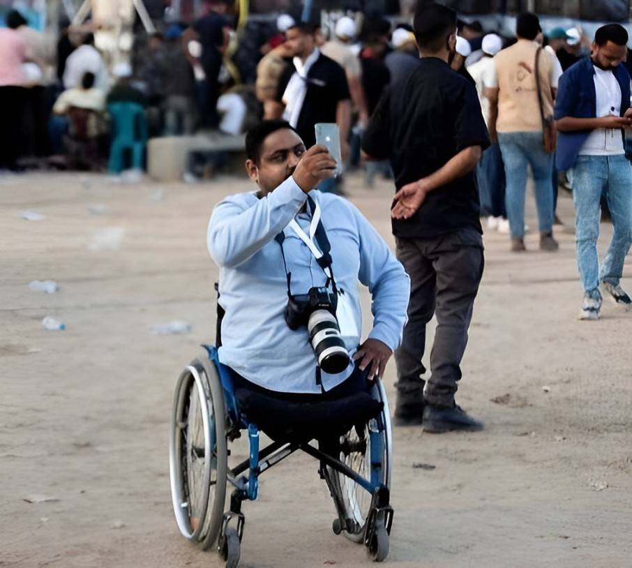 Risquer sa vie pour documenter la guerre : un photojournaliste du nord de Gaza témoigne Risquer sa vie pour documenter la guerre : un photojournaliste du nord de Gaza témoigne