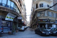 Une vue du quartier historique de Bourj Hammoud, où les pancartes dans d’autres langues côtoient celles en arménien. Photo Herminée Nurpetlian