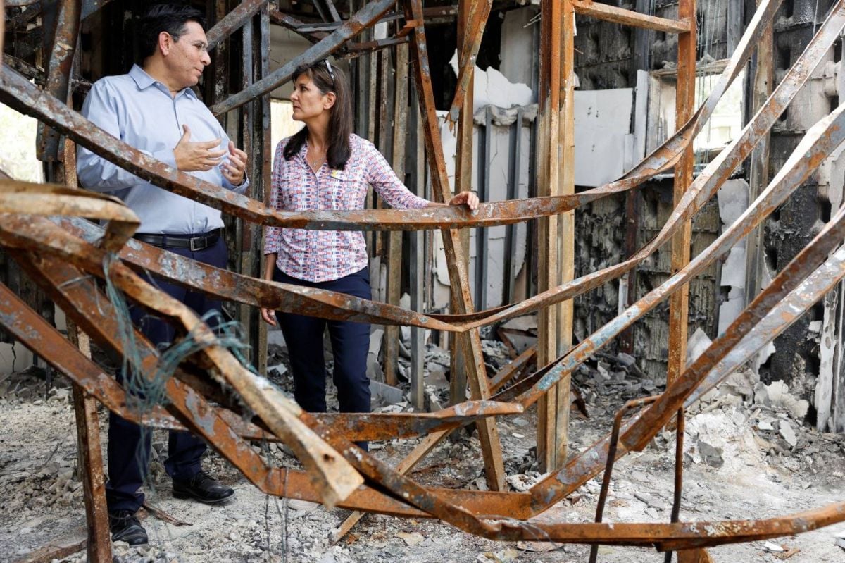 Nikki Haley writes 'finish them' on Israeli shell at northern border