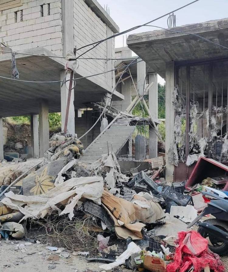 Des maisons touchées par un missile au Akkar lors d'une attaque israélienne sur le Hermel : quatre blessés Des maisons touchées par un missile au Akkar lors d'une attaque israélienne sur le Hermel : quatre blessés