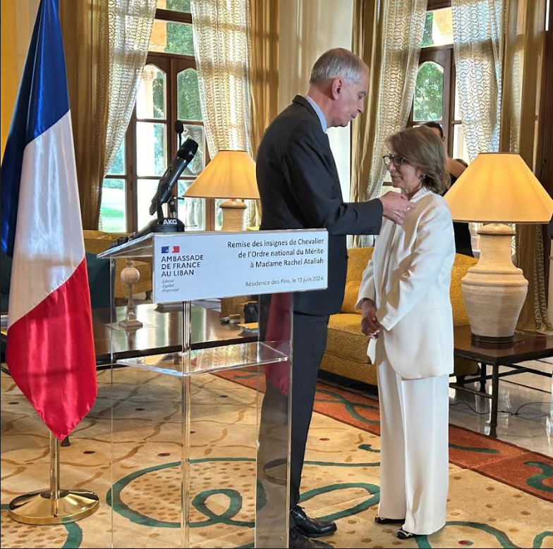 Remise des insignes de chevalier dans l’ordre national du Mérite français à Rachel Atallah