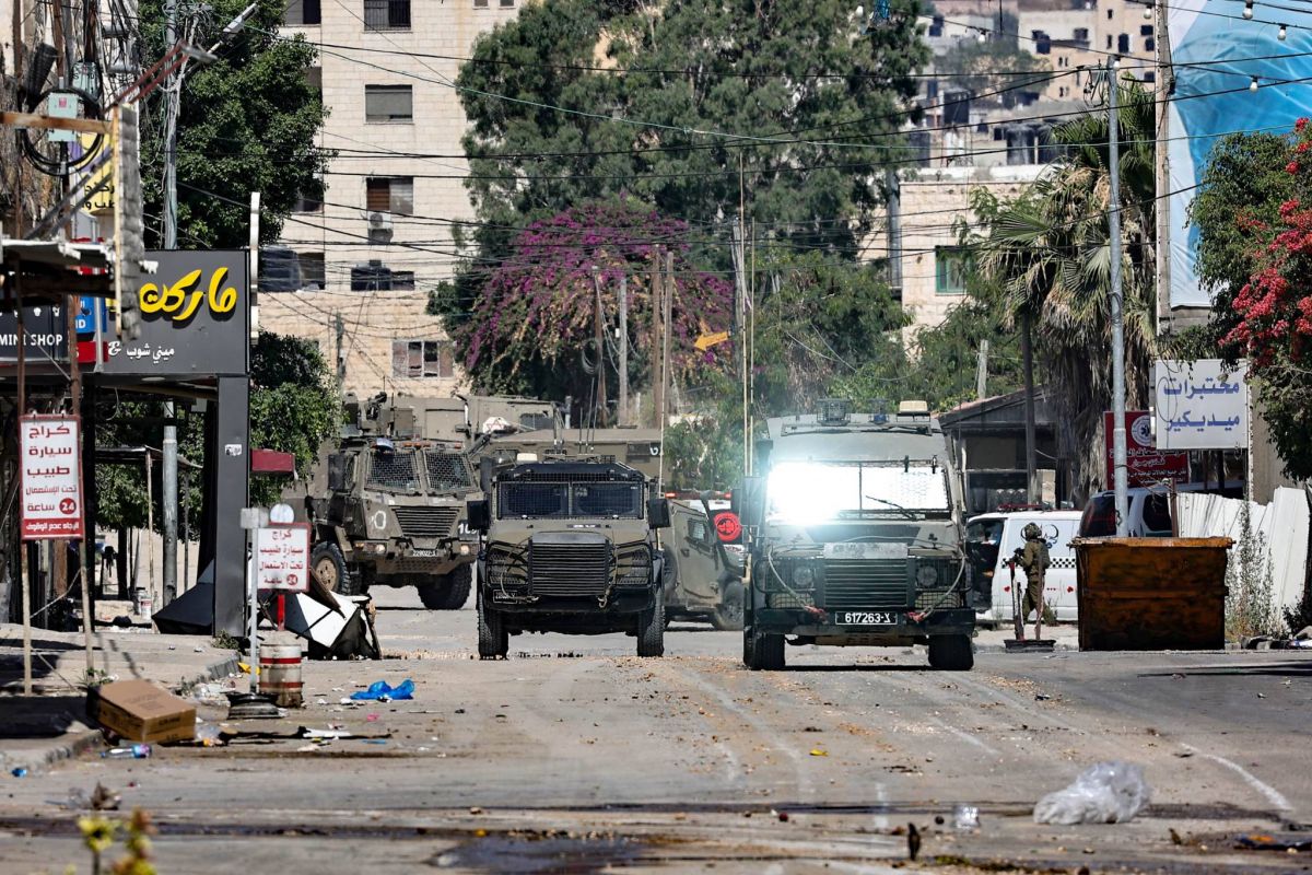 Palestinians say Israeli troops kill teen in West Bank