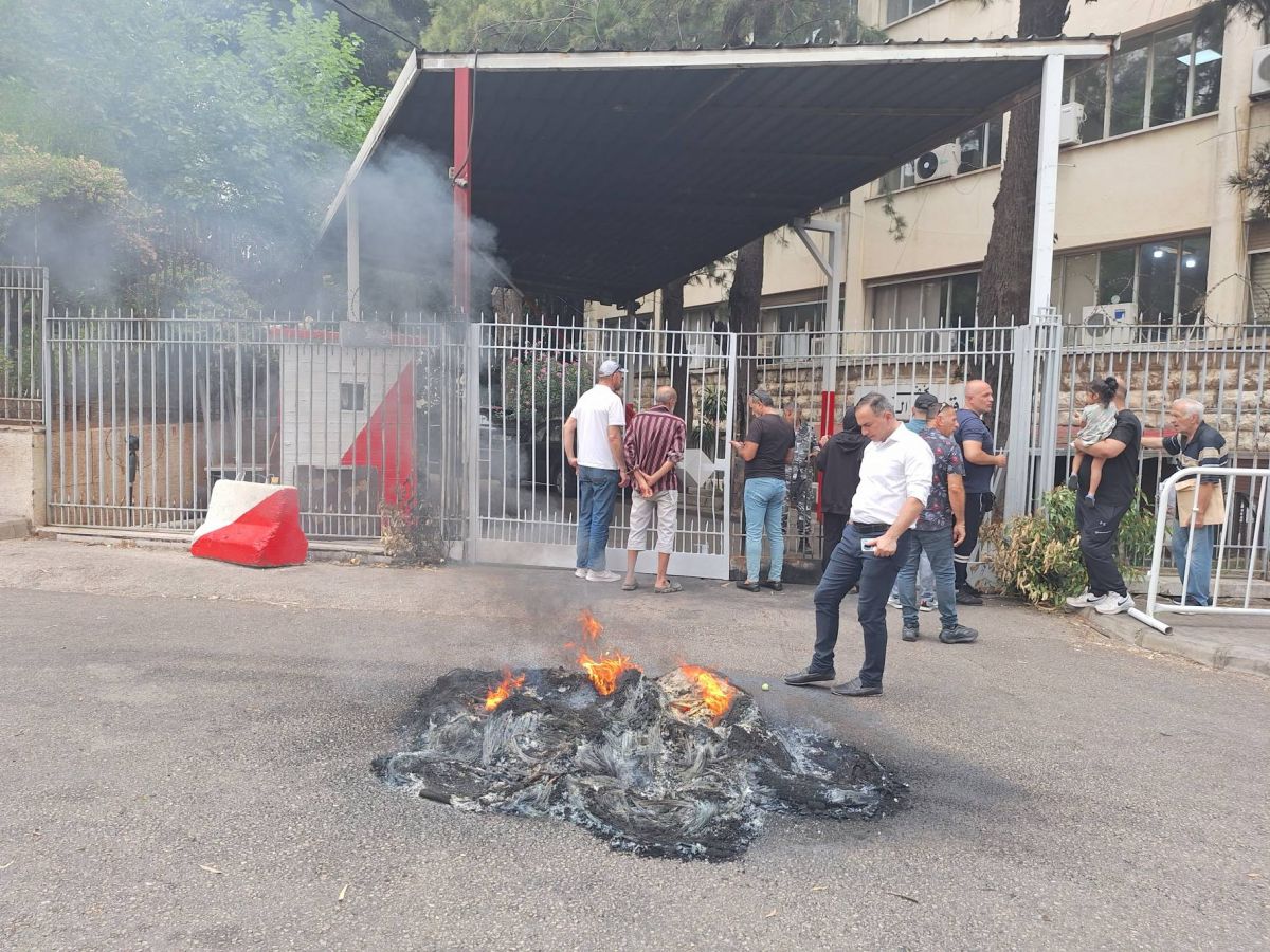 Dans la rue, des familles de victimes pressent le juge Hajjar de débloquer l'enquête sur le 4-Août
