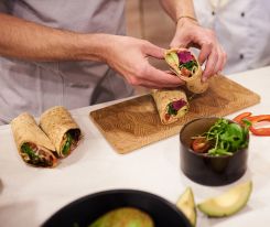A varied menu of gluten-free saj for vegans, vegetarians and carnivores.