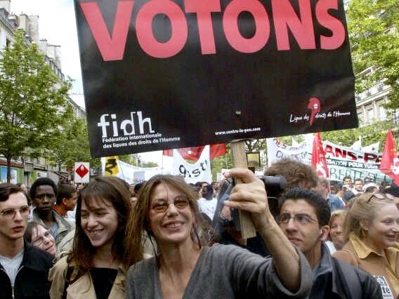 Les artistes n’emmerdent-ils plus le Front national ?