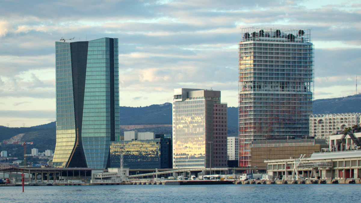 Avec sa poésie et sa précision, Hala Wardé réalise le Mirabeau, nouveau bâtiment du groupe CMA CGM à Marseille