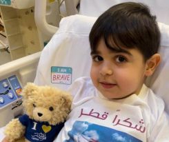 Chris el-Kik, bientôt cinq ans, se rétablit suite au traitement à Doha. Photo fournie par les parents