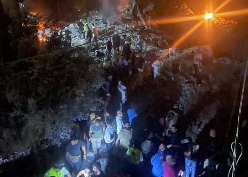 Frappe israélienne sur Nabatiyé, au moins 7 blessés et 14 victimes d’asphyxie