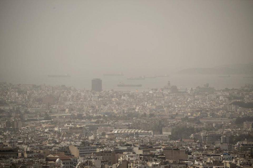 Grèce: un policier blessé dans un attentat contre le domicile d'une haute magistrate