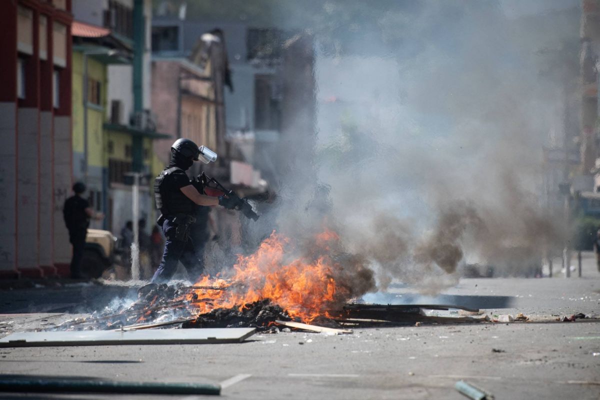 Nouvelle-Calédonie: nouvelles violences après l'incarcération en métropole de figures indépendantistes