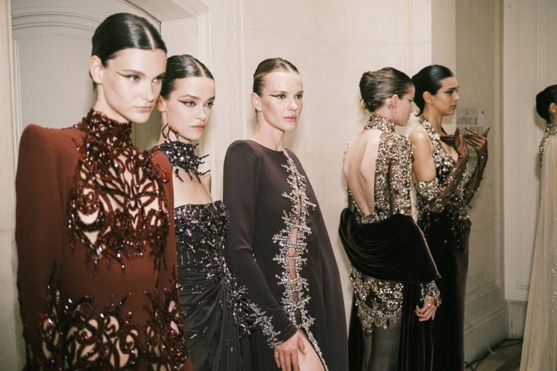 À la semaine parisienne de la haute couture, Zuhair Murad révèle de « Lumineuses cicatrices »