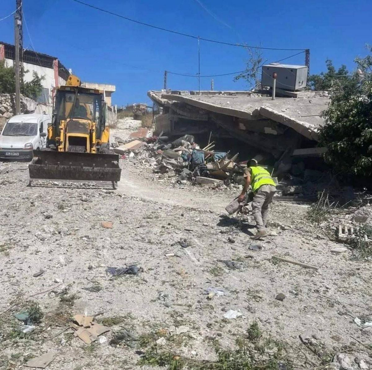 Health Ministry figures for southern Lebanon: 466 dead and more than 1,400 injuries