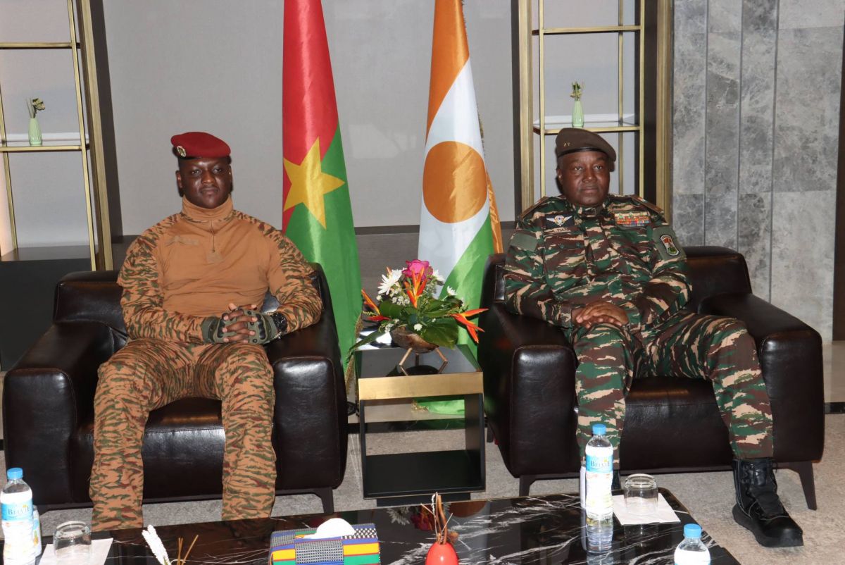 Week-end de sommets présidentiels dans une Afrique de l'Ouest divisée