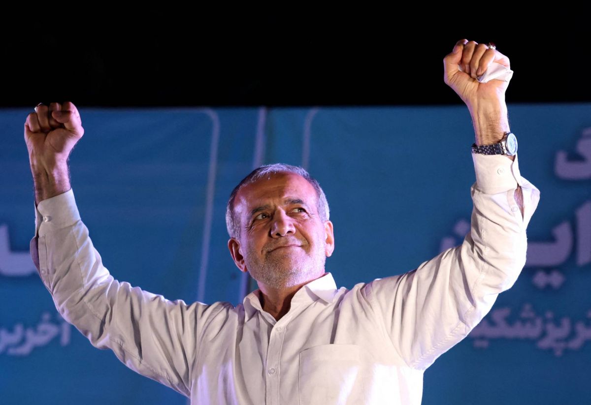 Quels changements attendus en Iran après la victoire du président élu réformiste?