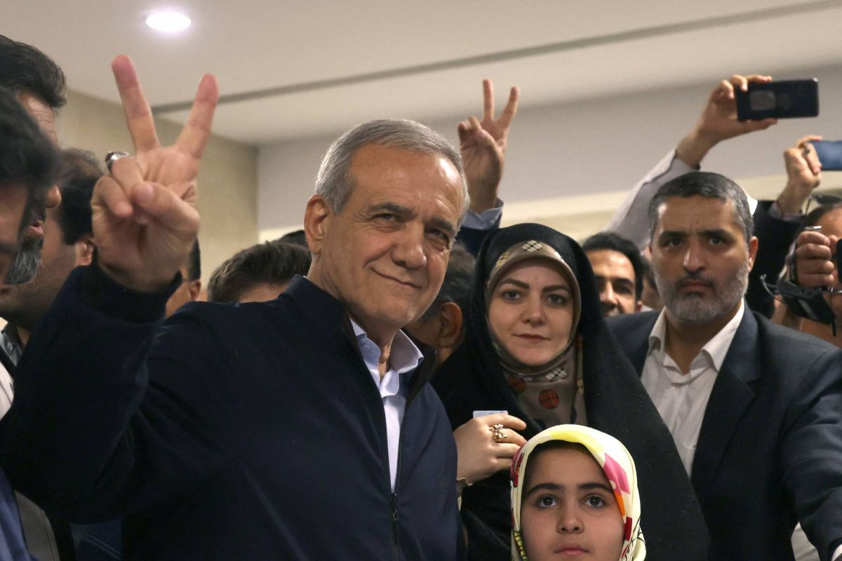 Le réformateur Pezeshkian remporte la présidentielle en Iran