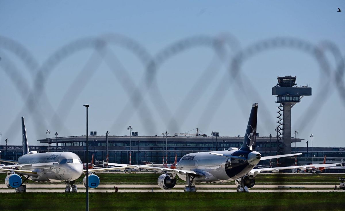 Air travel hit by global cyber outage Air travel hit by global cyber outage