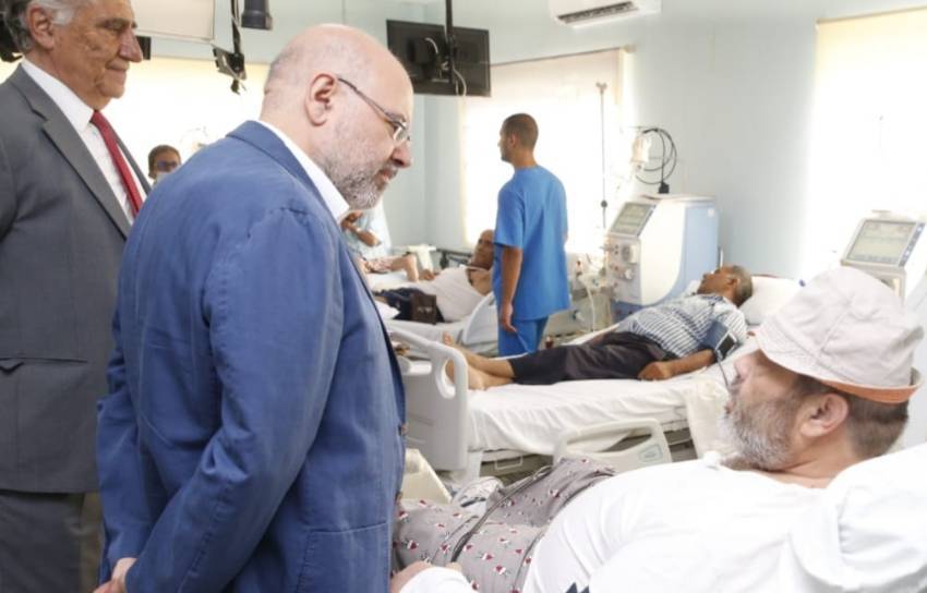 Effondrement partiel du plafond d'une salle de dialyse à l'hôpital de Batroun Effondrement partiel du plafond d'une salle de dialyse à l'hôpital de Batroun