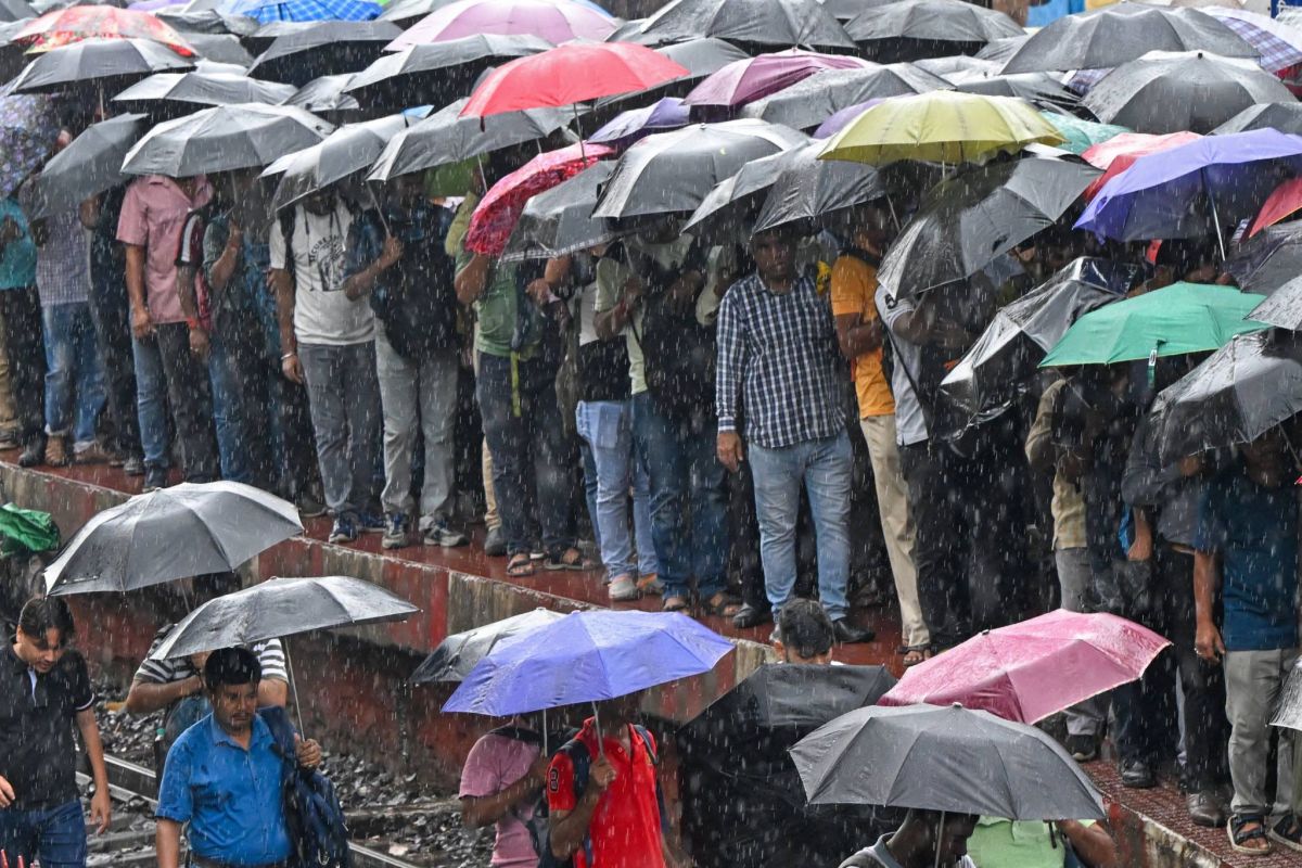 Des pluies de mousson s'abattent sur Bombay, un mort