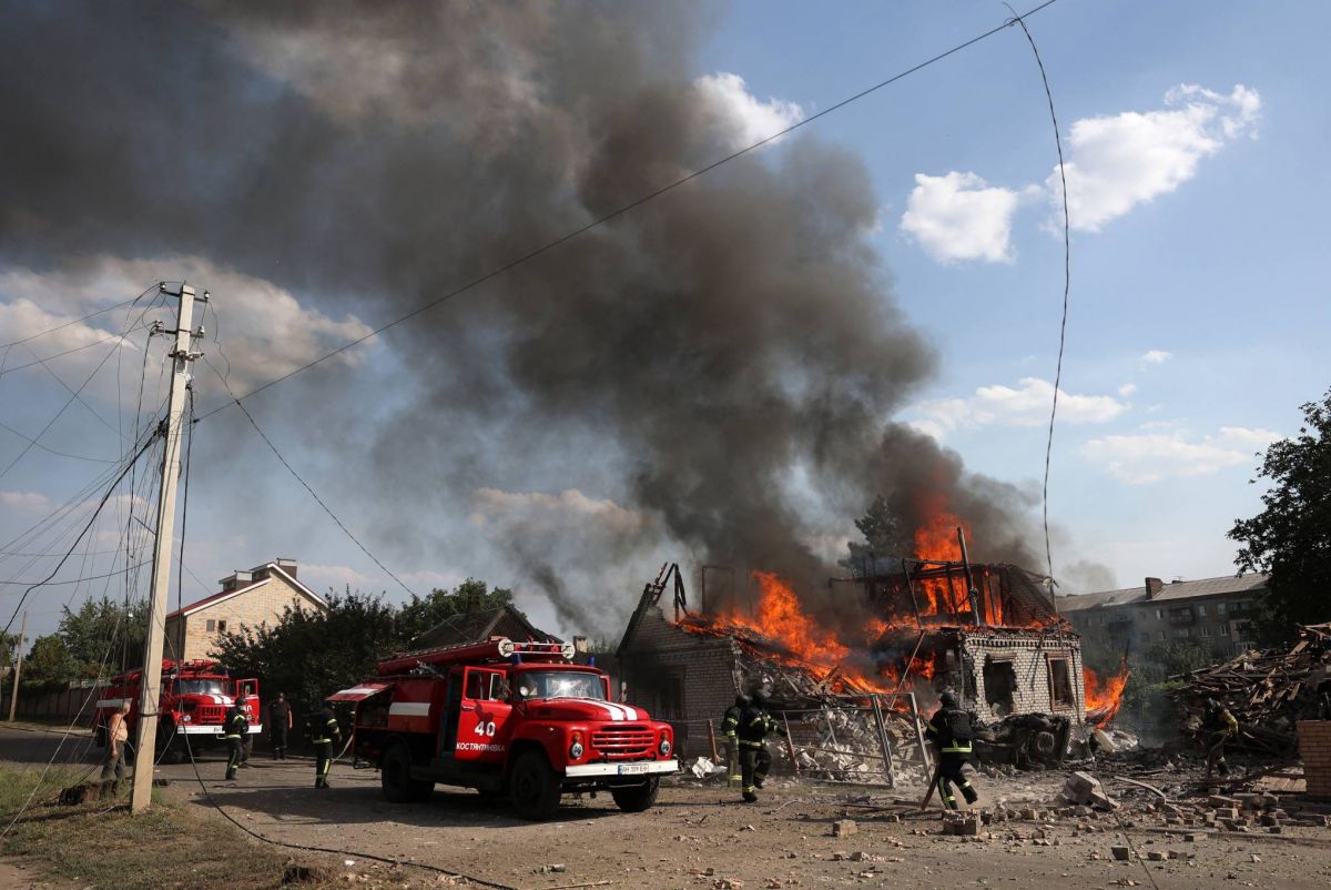 Ukrainian drone attack sparks fire at Russian oil refinery, Russia downs 75 drones Ukrainian drone attack sparks fire at Russian oil refinery, Russia downs 75 drones
