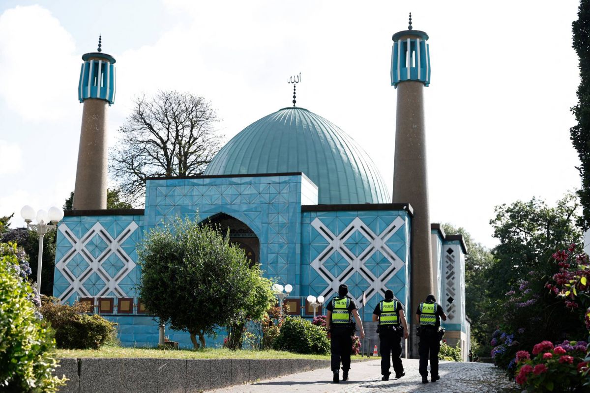 Iran summons German envoy over Islamic center closure Iran summons German envoy over Islamic center closure