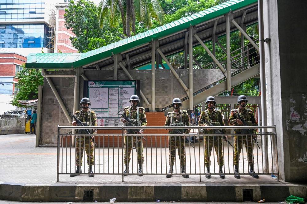 Le Bangladesh va mettre fin au blocage national de l'internet mobile, selon un ministre