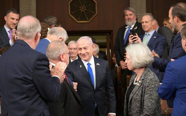 Reactions to Netanyahu's speech: Protests, boycotts... and standing ovations