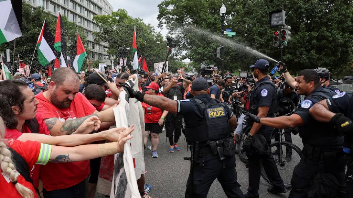 Protestors react to Netanyahu's Congress address